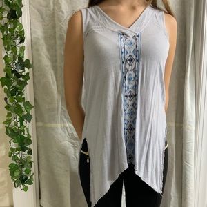Tank top with intricate line design